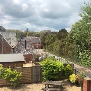 https://church-view-poltimore.cardiffhotelswales.com